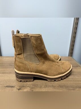 Time and Tru Tan Suede Lug Sole Chelsea Boots Women’s size 9